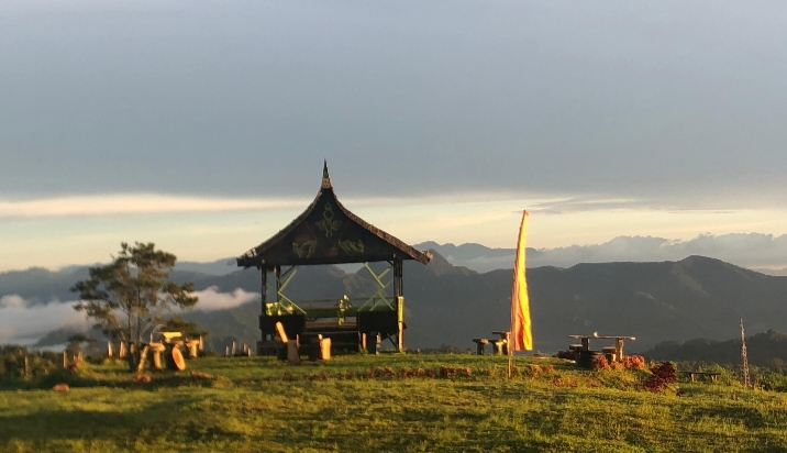 PUNCAK BATU BADINDING: HIDDEN GEM DI SUMATERA BARAT DENGAN VIEW ALAM YANG CANTIK