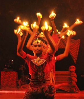 TARI LILIN, SENI TARI YANG MASIH HIDUP SAMPAI SEKARANG