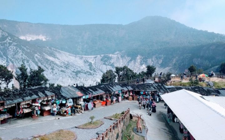 1-barisan-kios-Dony-Haryadi-1200×900