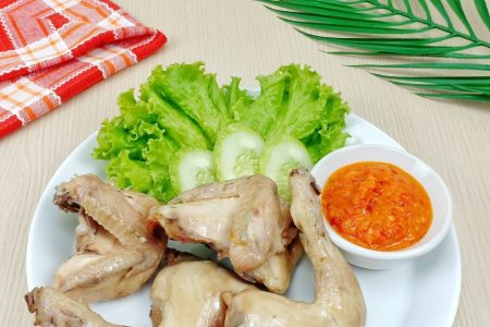 AYAM POP SI PUTIH LEMBUT YANG JADI PRIMADONA RUMAH MAKAN PADANG