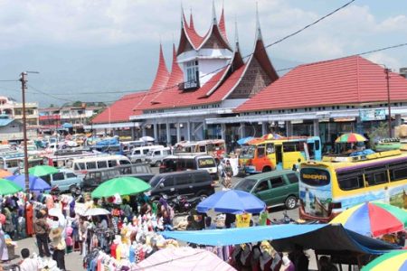 PASAR AUR KUNING BUKITTINGGI : SPOT WAJIB DALAM ITINERARY SHOPPING TOUR