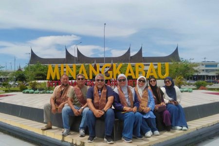 BANDARA INTERNATIONAL MINANGKABAU, SATU-SATUNYA LAPANGAN TERBANG DI DUNIA YANG MENGGUNAKAN NAMA ETNIK