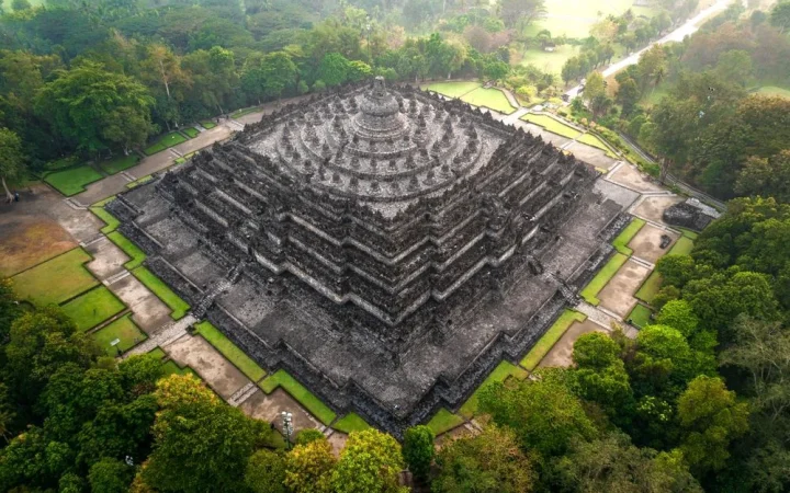 candi-borobudur-1