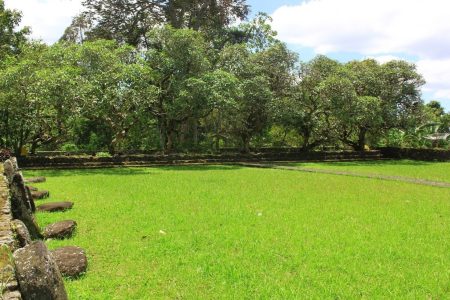 KUBURAN PANJANG TANTEDJO GURHANO: WARISAN SILAM YANG KEKAL TERPELIHARA HINGGA KINI