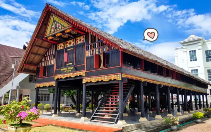 rumah-adat-aceh.width-800.format-webp